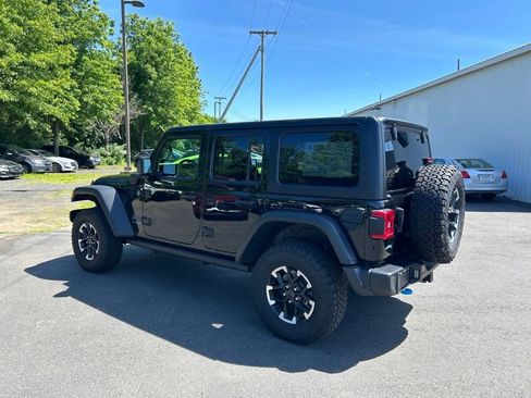 Used 2024 Jeep Wrangler Unlimited Rubicon 4xe w/ Technology Group AWD/4WD image 7