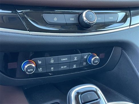 Used 2020 Buick Enclave Avenir w/ Avenir Technology Package image 18