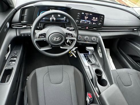 New 2026 Hyundai Elantra SE FWD image 13