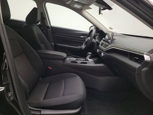 Used 2025 Nissan Altima 2.5 SV FWD image 21