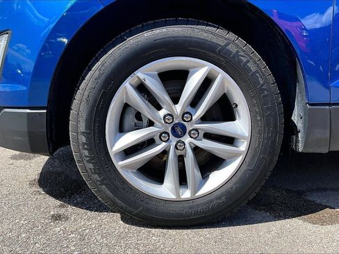 Used 2018 Ford Edge SEL w/ Equipment Group 201A AWD/4WD image 2