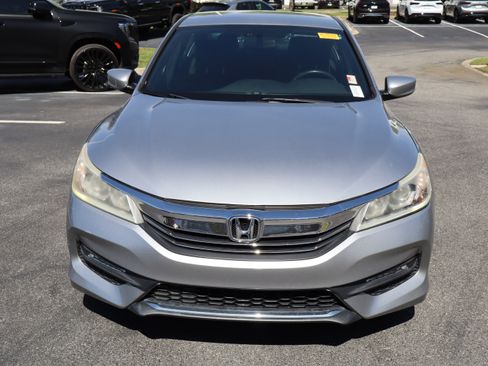 Used 2017 Honda Accord Sport image 3