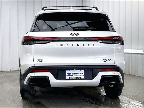 Certified 2025 INFINITI QX60 Luxe w/ Black Edition image 4