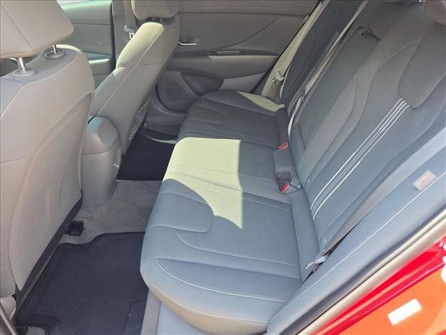 Used 2024 Hyundai Elantra SEL w/ Convenience Package FWD image 19