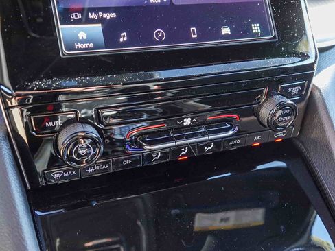 New 2025 Jeep Grand Cherokee Laredo X image 21