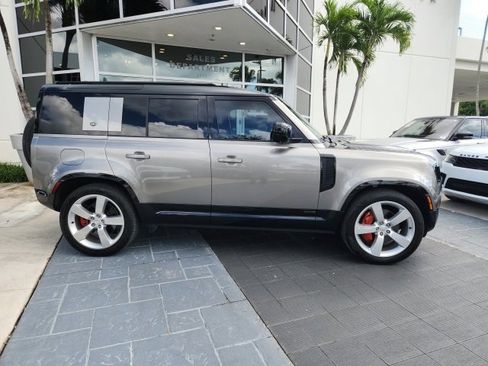 Used 2023 Land Rover Defender 110 X image 7