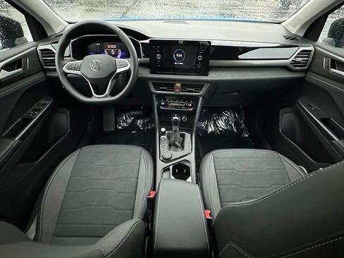 New 2026 Volkswagen Taos SE AWD/4WD image 28