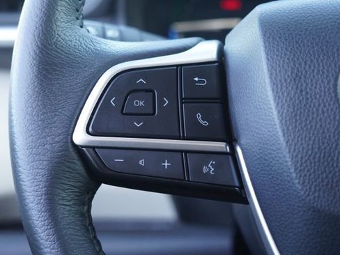 Used 2024 Toyota Sienna XLE FWD image 19