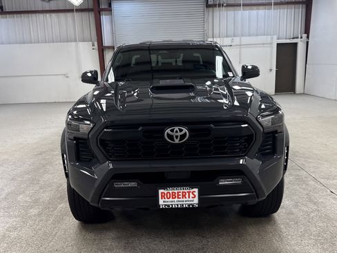 Used 2024 Toyota Tacoma TRD Sport w/ TRD Sport Upgrade Package image 20