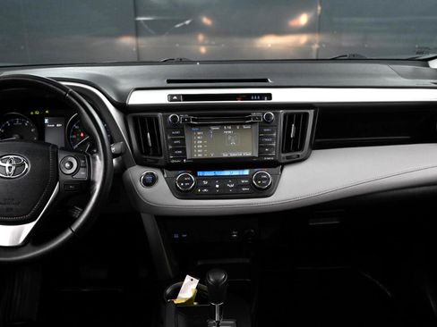 Used 2017 Toyota RAV4 XLE image 19