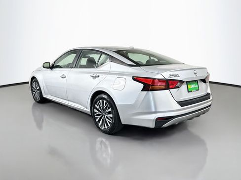 Used 2023 Nissan Altima 2.5 SV FWD image 7