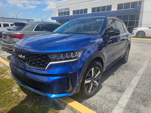 Used 2023 Kia Sorento S FWD image 3