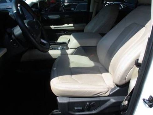 Used 2023 Ford Expedition Max Limited image 12