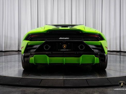 Used 2023 Lamborghini Huracan EVO image 16