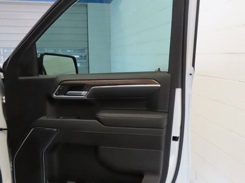 Used 2023 Chevrolet Silverado 1500 LT image 30