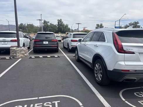 Used 2019 Cadillac XT4 Premium Luxury image 5