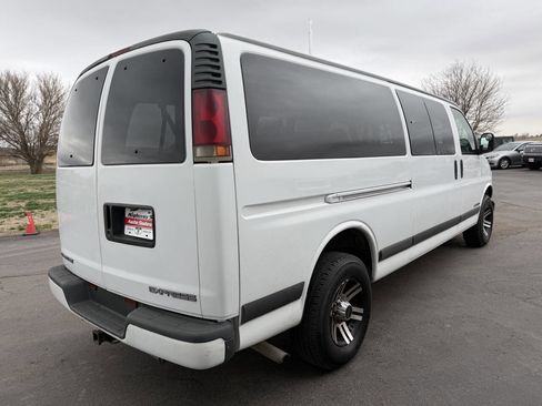 Used 2000 Chevrolet Express 3500 Extended Passenger w/ Preferred Equipment Group RWD image 5