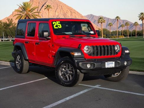 Used 2025 Jeep Wrangler Unlimited Sport AWD/4WD image 2