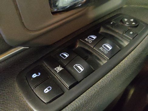 Used 2021 RAM 1500 Classic SLT RWD image 27