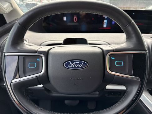 Used 2025 Ford Expedition Platinum AWD/4WD image 25