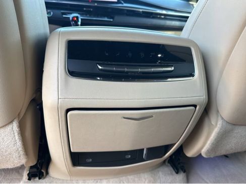 Used 2022 Cadillac Escalade Premium Luxury w/ Performance Package image 14