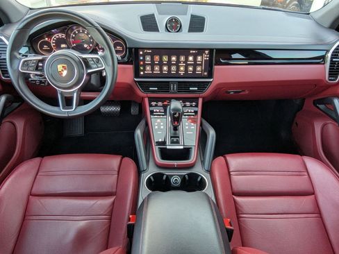 Used 2022 Porsche Cayenne image 22