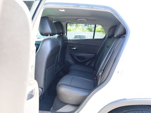 Used 2018 Chevrolet Trax LT w/ LT Convenience Package AWD/4WD image 17