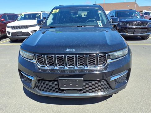 Used 2023 Jeep Grand Cherokee Limited AWD/4WD image 2