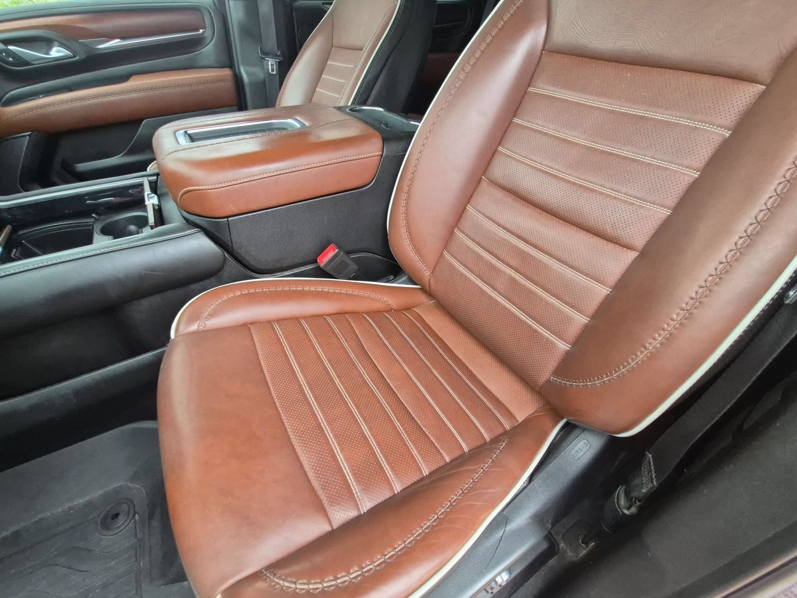 Used 2023 GMC Yukon Denali Ultimate AWD/4WD image 24