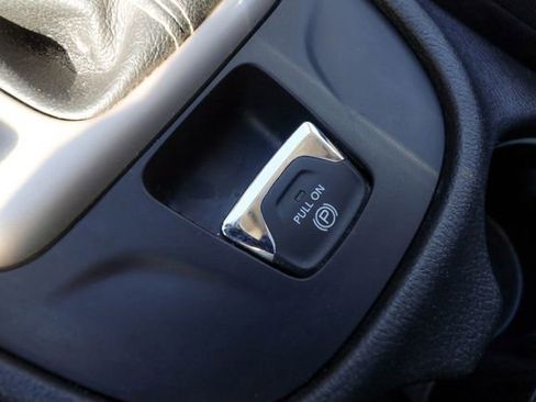 Used 2018 Jeep Cherokee Limited image 62