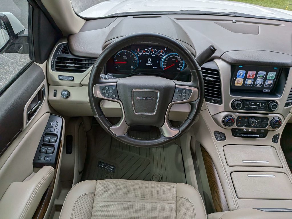 Used 2020 GMC Yukon Denali w/ Open Road Package RWD image 17