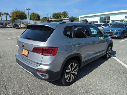 Used 2022 Volkswagen Taos SE image 5