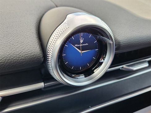 New 2024 Maserati Grecale Modena image 11