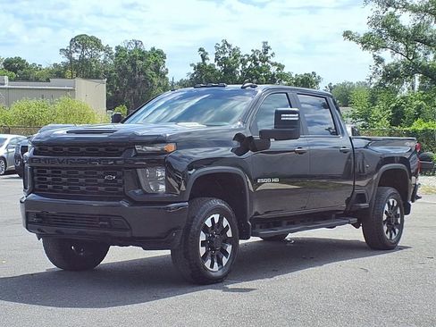 Used 2020 Chevrolet Silverado 2500 Custom w/ Custom Value Package AWD/4WD image 3
