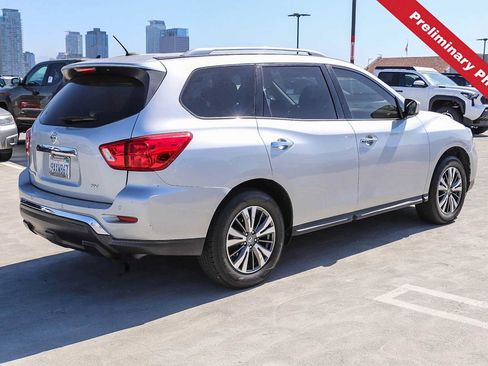 Used 2017 Nissan Pathfinder SV FWD image 6