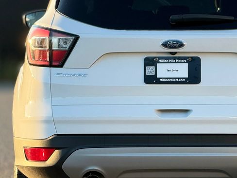 Used 2018 Ford Escape SE FWD image 12
