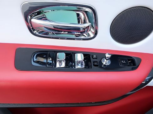 Used 2023 Rolls-Royce Cullinan Black Badge w/ Dark Exterior Package image 13