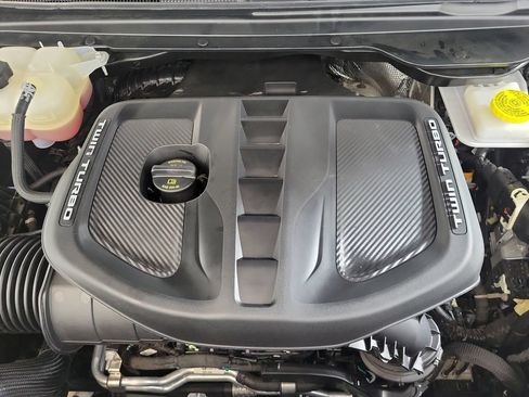 Used 2025 RAM 1500 Limited AWD/4WD image 10