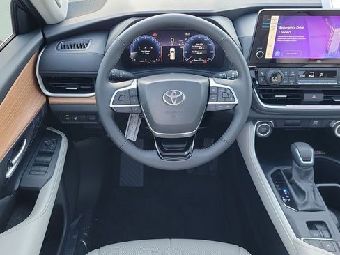 New 2026 Toyota Grand Highlander FWD image 12