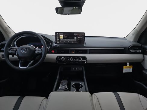 New 2026 Honda Pilot Touring image 9