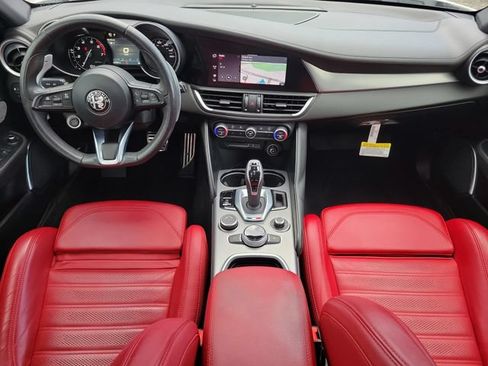 Used 2023 Alfa Romeo Giulia Veloce RWD image 13