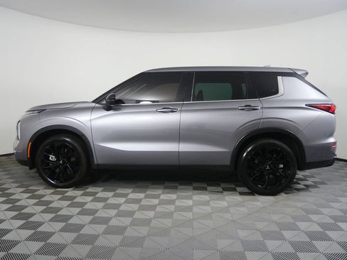Used 2023 Mitsubishi Outlander SE Black Edition AWD/4WD image 6