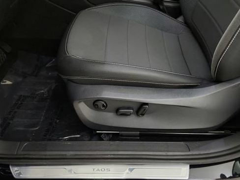 Used 2024 Volkswagen Taos SE FWD image 67