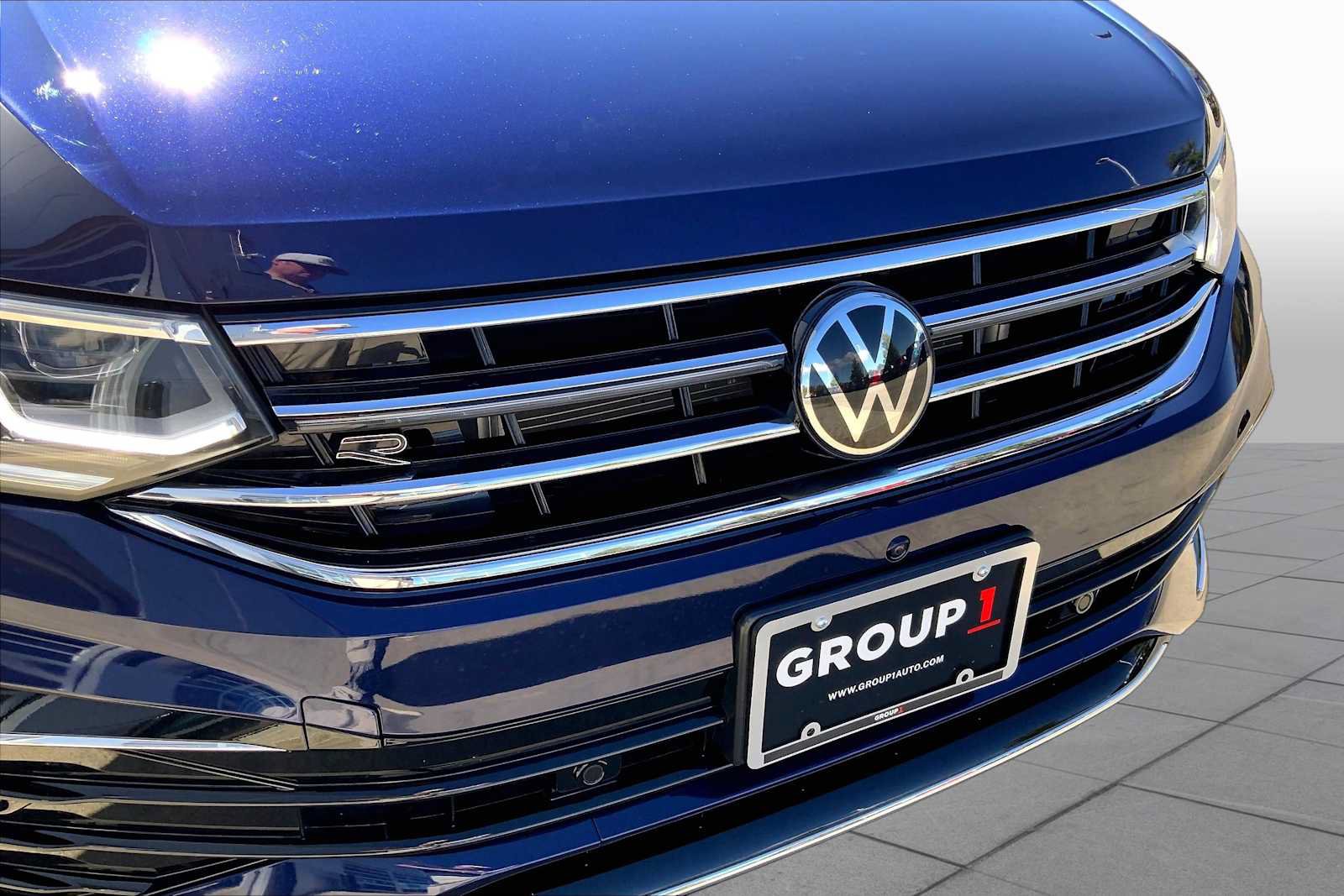 Used 2024 Volkswagen Tiguan SEL R-Line AWD/4WD image 28
