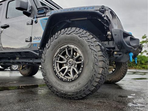 Used 2022 Jeep Wrangler Unlimited Rubicon 4xe w/ Steel Bumper Group AWD/4WD image 15