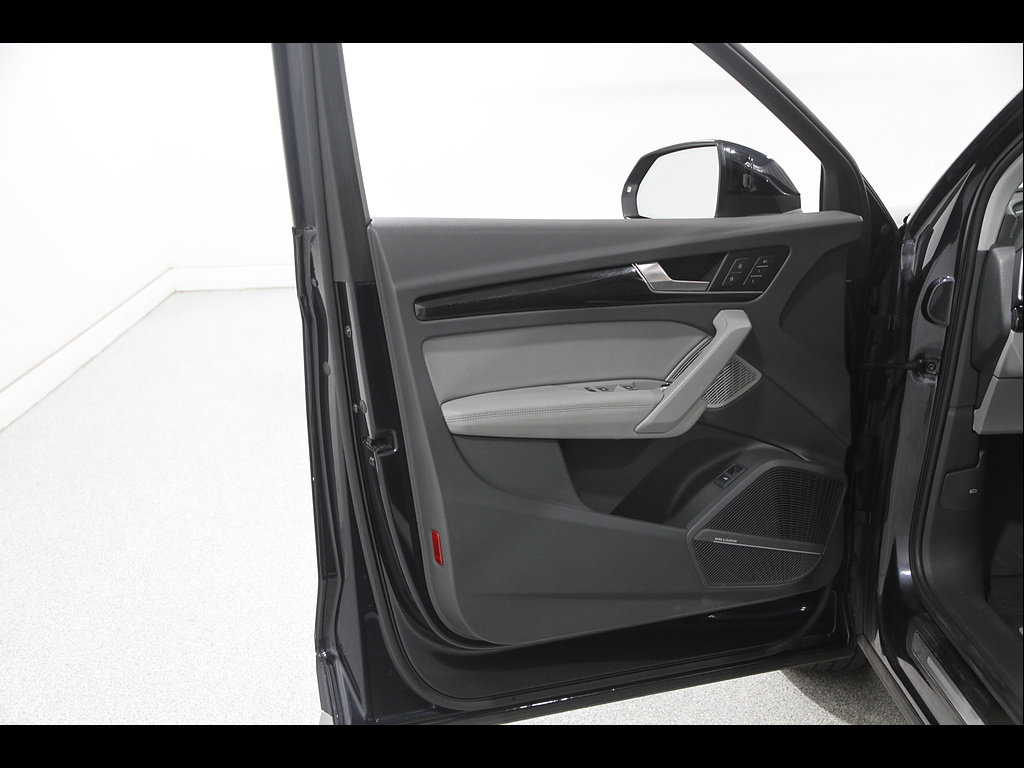 Used 2019 Audi Q5 Prestige w/ Prestige Package AWD/4WD image 4