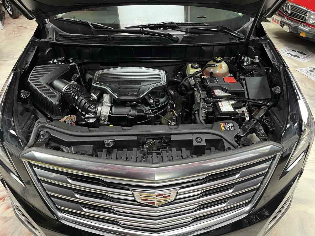 Used 2017 Cadillac XT5 Luxury w/ Driver Awareness Package AWD/4WD image 33