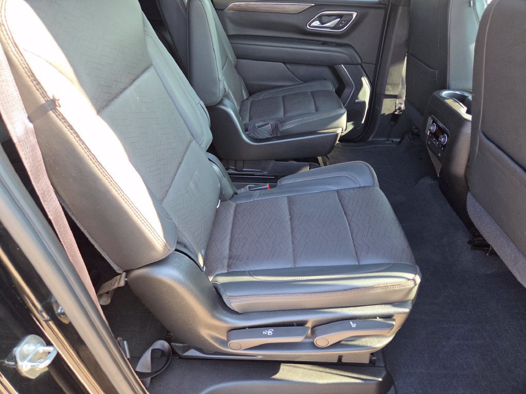 Used 2021 Chevrolet Suburban High Country w/ Premium Package AWD/4WD image 32