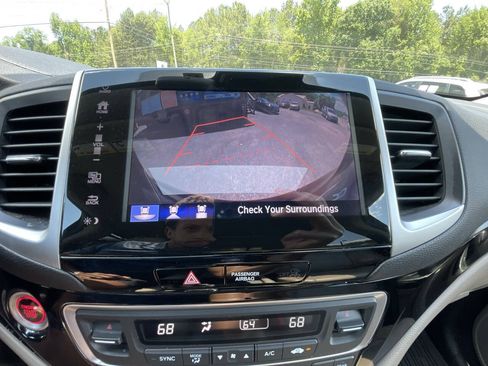 Used 2018 Honda Pilot Touring image 20