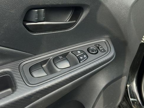 Used 2024 Nissan Versa S w/ S Plus Package image 9